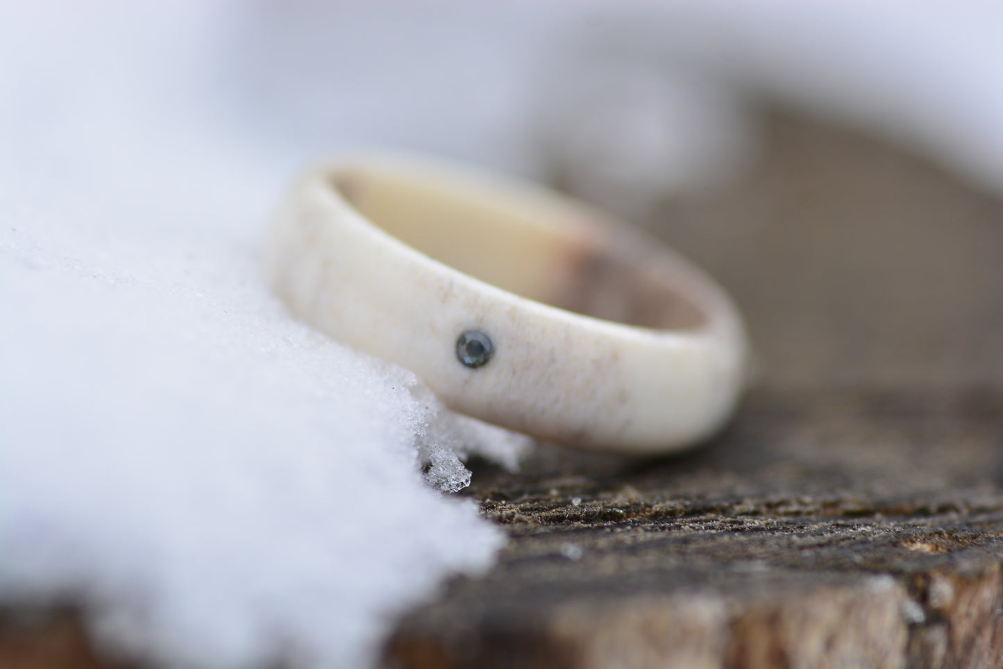 Antler ring with sapphire - The forest pond