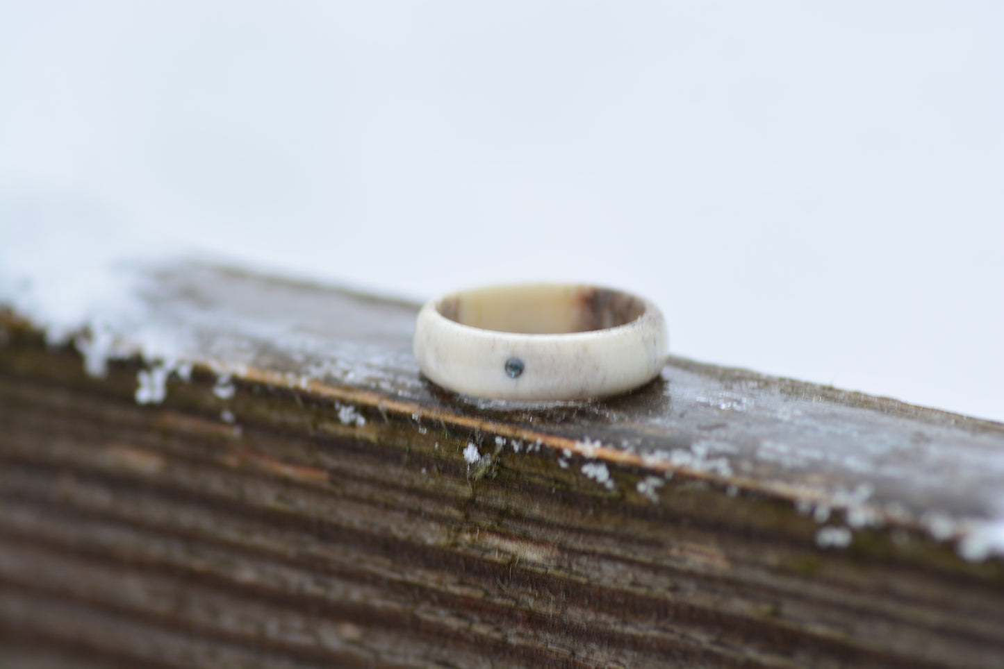 Antler ring with sapphire - The forest pond