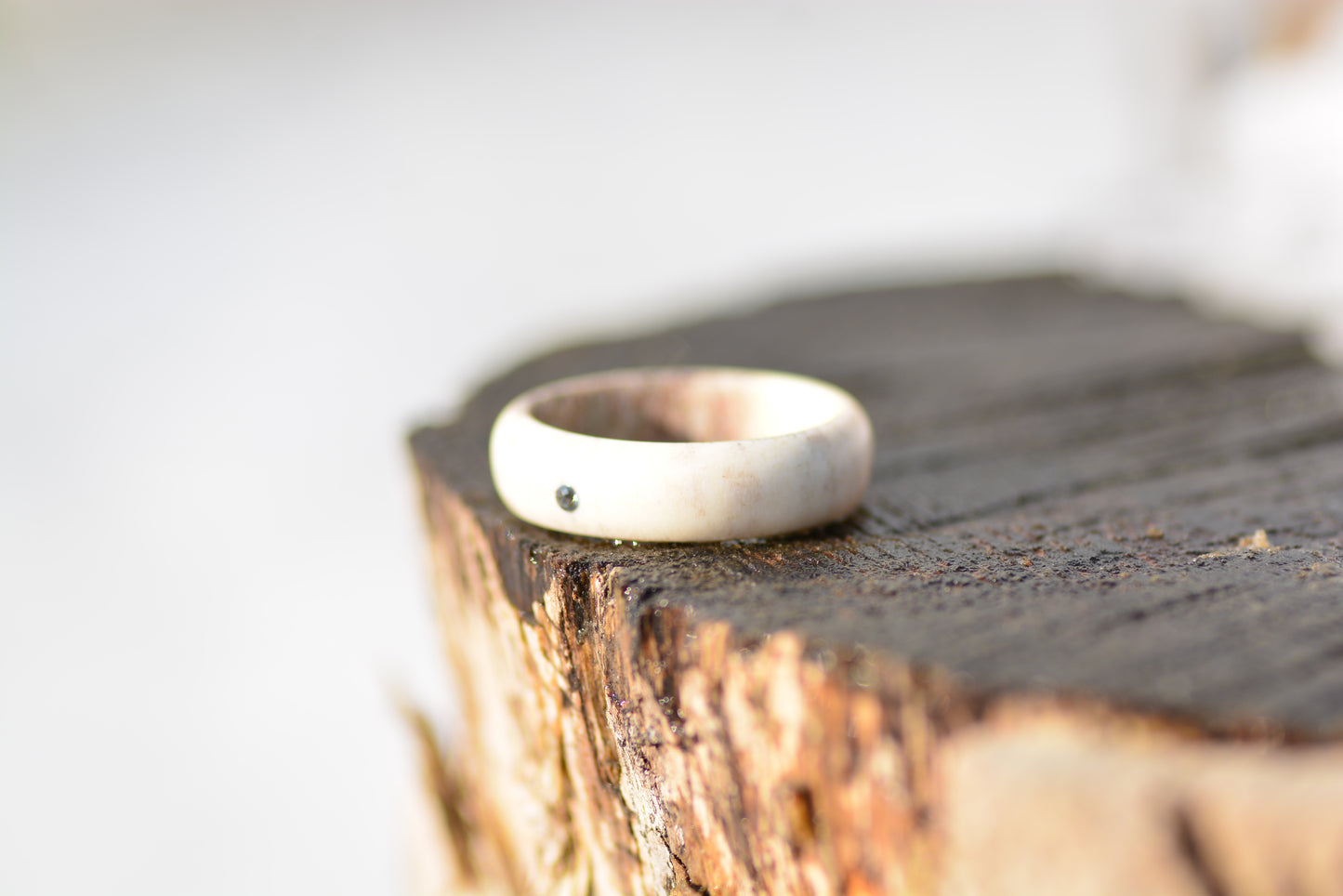 Antler ring with sapphire - The forest pond