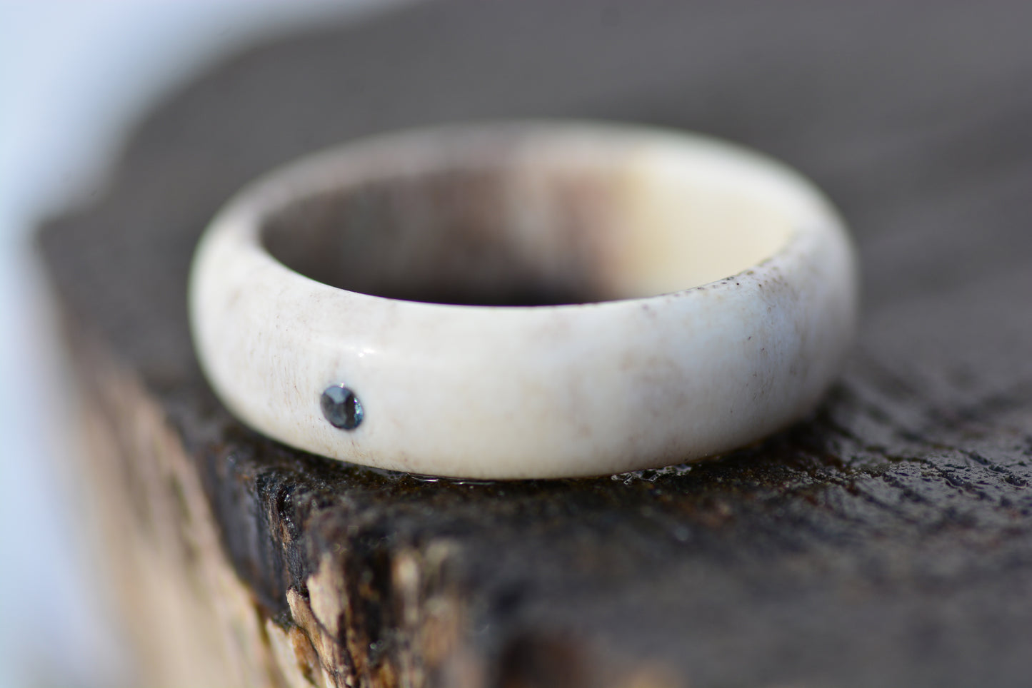 Antler ring with sapphire - The forest pond